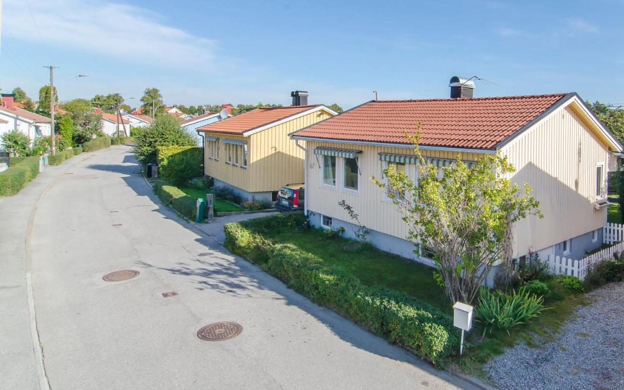 Tallkrogen Romantic House - Upper Or Lower Apartment Stockholm Exterior photo