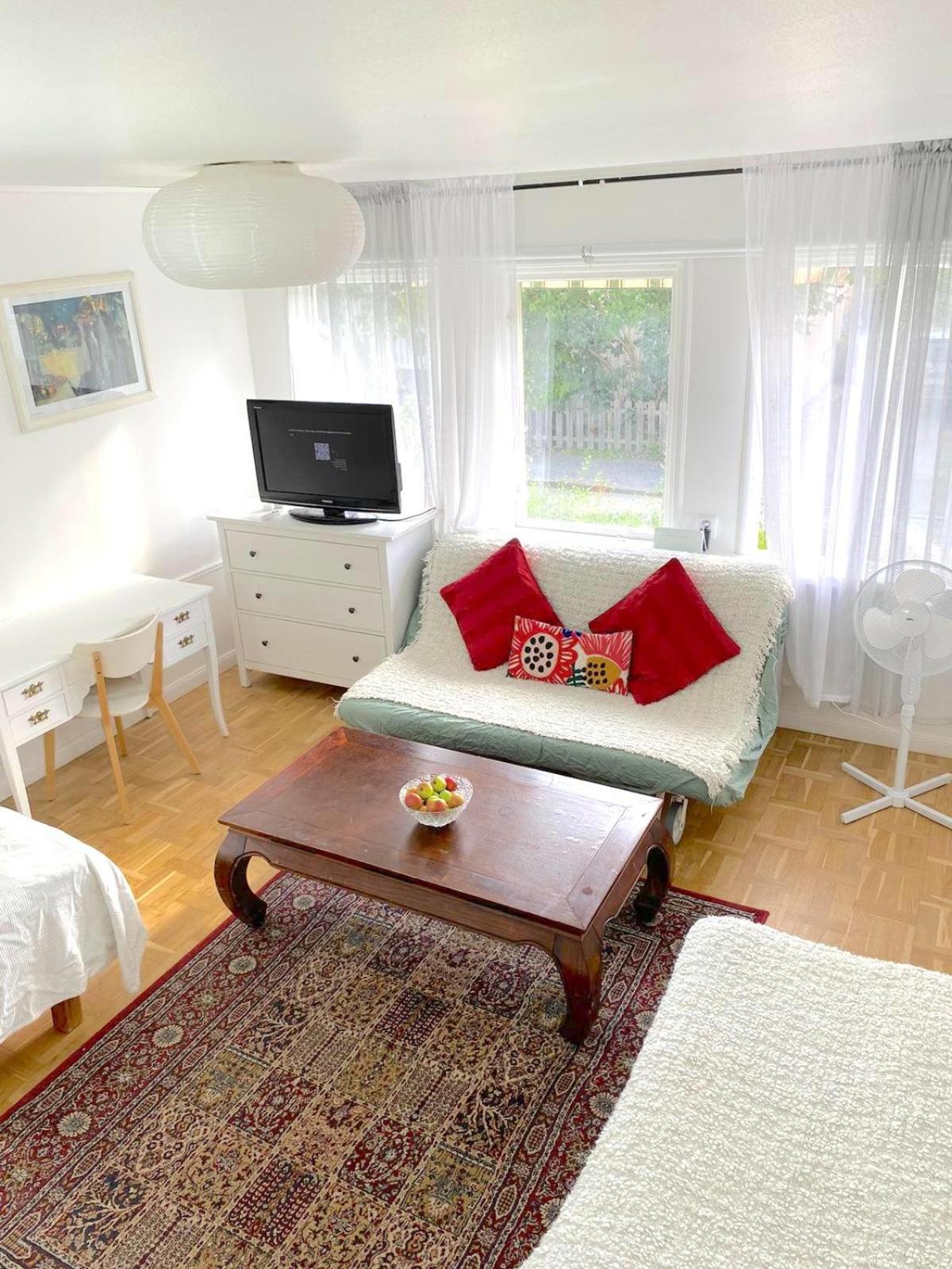 Tallkrogen Romantic House - Upper Or Lower Apartment Stockholm Exterior photo